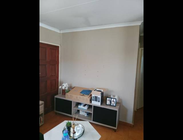 2 BEDROOM HOUSE FOR SALE IN WINDMILL PARK EXT